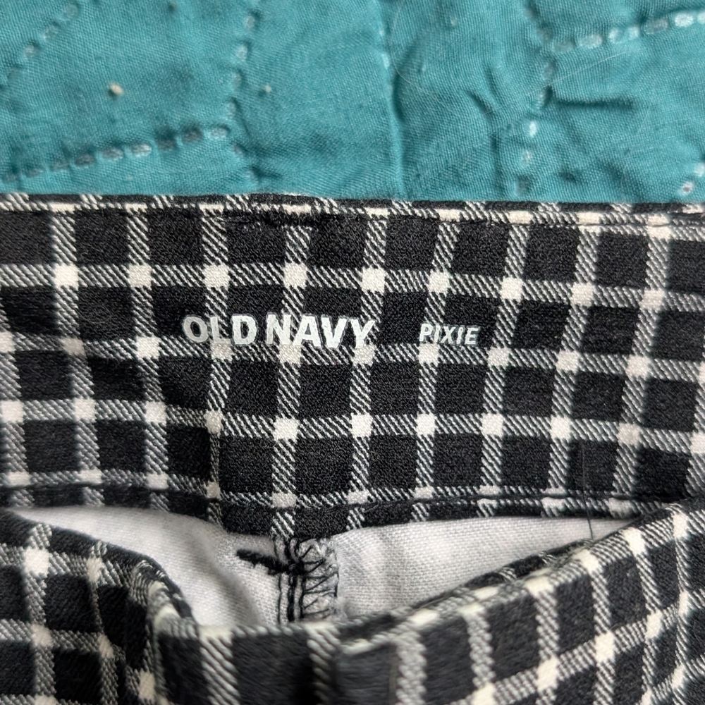 Old Navy Checkered Pixie Skinnies - image 2